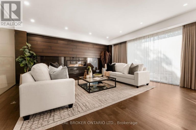 436 GLENGARRY AVENUE, Toronto (Bedford Park-Nortown), Ontario, M5M1E8