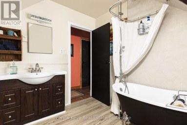 2322 OLD MUSKOKA ROAD Huntsville (Stephenson) Ontario photo 28