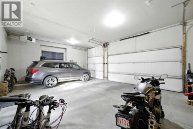 62 Posthill Drive SW Calgary Alberta photo 41