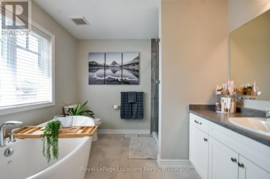 25 MAIDENS CRESCENT Collingwood Ontario photo 14