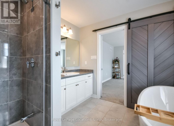 25 MAIDENS CRESCENT, Collingwood, Ontario, L9Y3B7