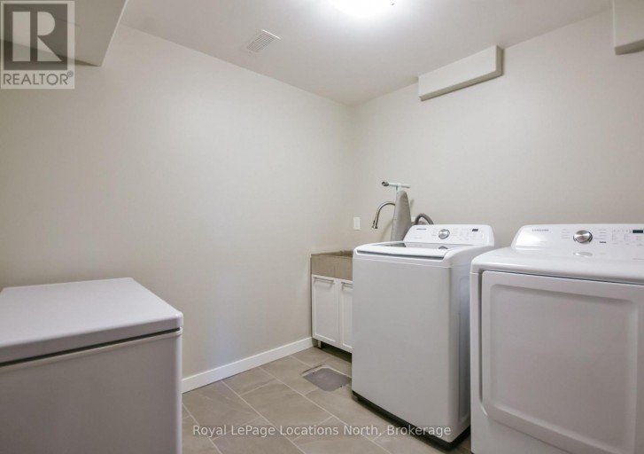 25 MAIDENS CRESCENT, Collingwood, Ontario, L9Y3B7