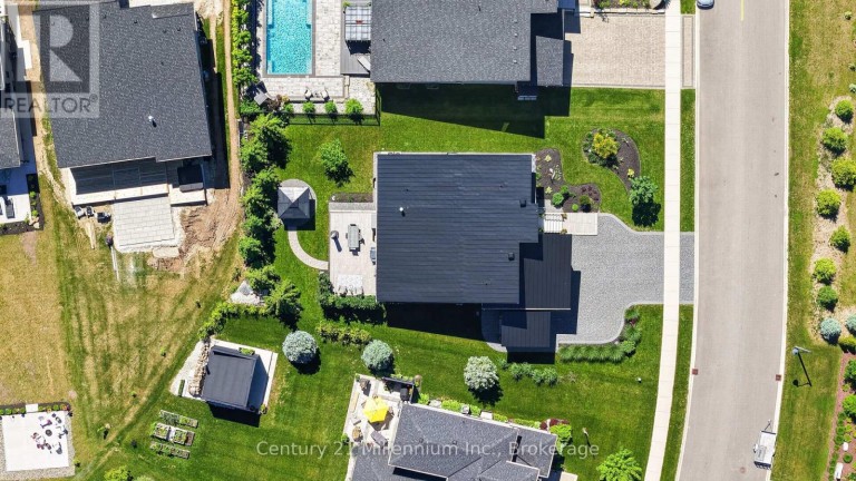 126 TEKIAH ROAD, Blue Mountains, Ontario, N0H1J0