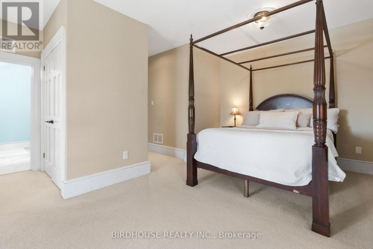 69 BOND STREET W, Kawartha Lakes (Lindsay), Ontario, K9V3R3
