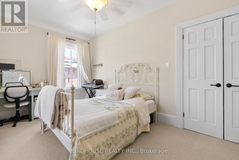 69 BOND STREET W, Kawartha Lakes (Lindsay), Ontario, K9V3R3