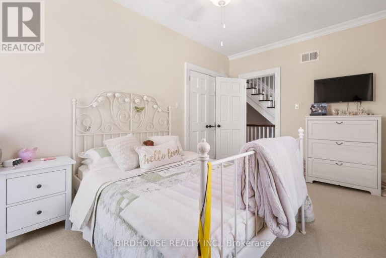 69 BOND STREET W, Kawartha Lakes (Lindsay), Ontario, K9V3R3