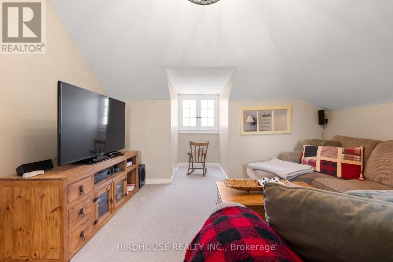69 BOND STREET W, Kawartha Lakes (Lindsay), Ontario, K9V3R3