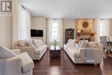 69 BOND STREET W Kawartha Lakes (Lindsay) Ontario photo 5