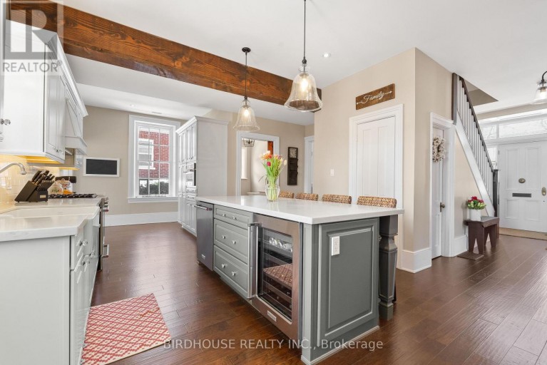 69 BOND STREET W, Kawartha Lakes (Lindsay), Ontario, K9V3R3