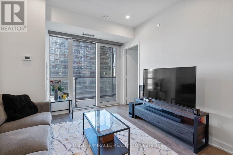 1322 - 108 PETER STREET, Toronto (Waterfront Communities), Ontario, M5V2G7