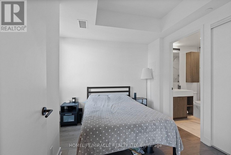 1322 - 108 PETER STREET, Toronto (Waterfront Communities), Ontario, M5V2G7
