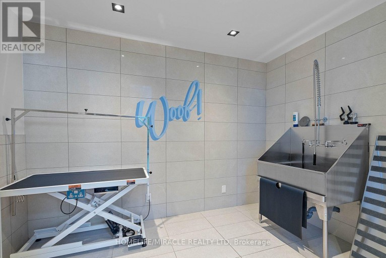 1322 - 108 PETER STREET, Toronto (Waterfront Communities), Ontario, M5V2G7