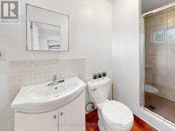 18 DENTONIA PARK AVENUE S Toronto (Crescent Town) Ontario photo 17