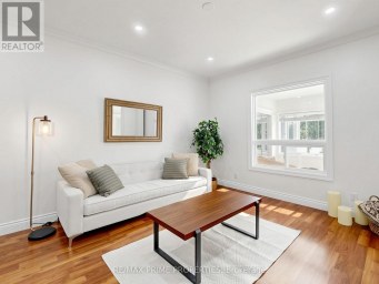 18 DENTONIA PARK AVENUE S Toronto (Crescent Town) Ontario photo 3