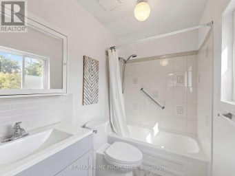 18 DENTONIA PARK AVENUE S Toronto (Crescent Town) Ontario photo 36