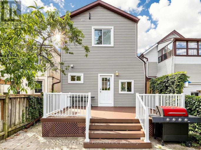 18 DENTONIA PARK AVENUE S, Toronto (Crescent Town), Ontario, M4C1W7