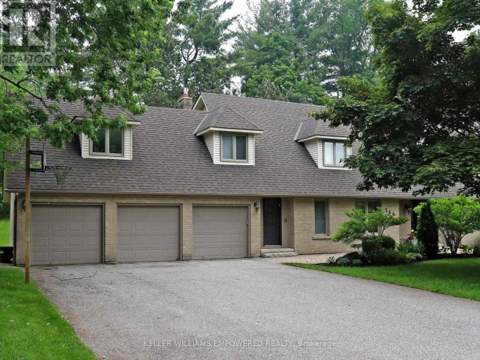 544 WOODLAND ACRES CRESCENT, Vaughan, Ontario, L6A1G2