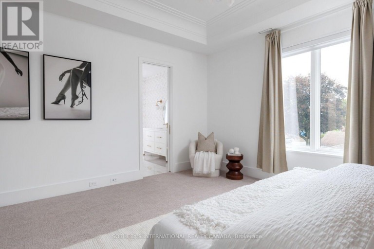 18 BLAIR ATHOL CRESCENT, Toronto (Princess-Rosethorn), Ontario, M9A1X5
