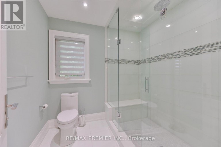 3 COWLEY AVENUE, Toronto (Islington-City Centre West), Ontario, M9B2C9