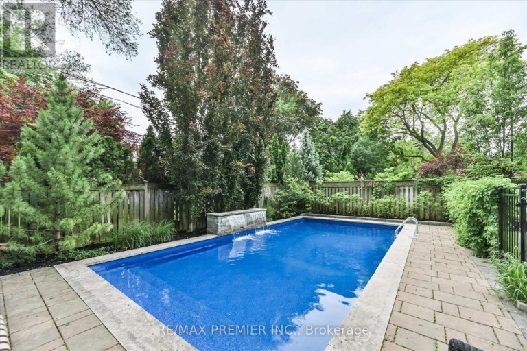 3 COWLEY AVENUE, Toronto (Islington-City Centre West), Ontario, M9B2C9