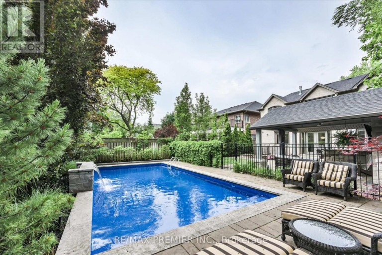 3 COWLEY AVENUE, Toronto (Islington-City Centre West), Ontario, M9B2C9