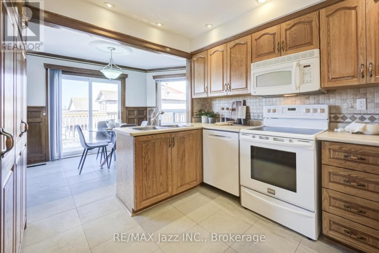 2 COOMER CRESCENT, Ajax (Central), Ontario, L1T3B6