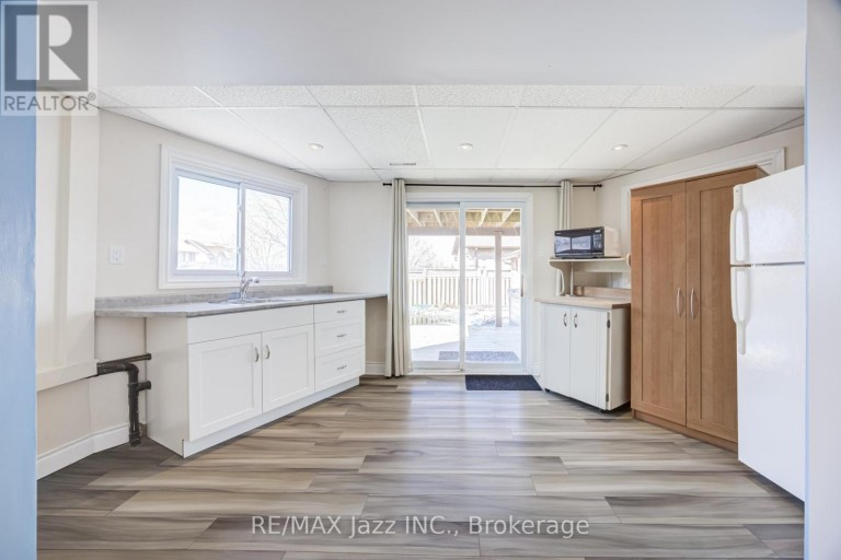 2 COOMER CRESCENT, Ajax (Central), Ontario, L1T3B6