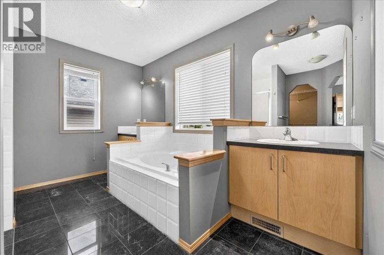 177 Royal Birch Terrace NW, Calgary, Alberta, T3G5P2
