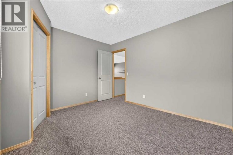 177 Royal Birch Terrace NW, Calgary, Alberta, T3G5P2