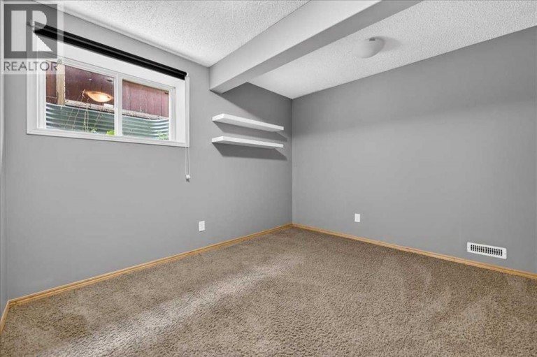 177 Royal Birch Terrace NW, Calgary, Alberta, T3G5P2