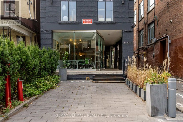 298 MARKHAM STREET, Toronto (Trinity-Bellwoods), Ontario, M6J2G6