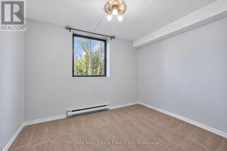 103 - 93 WESTWOOD ROAD, Guelph (Willow West/Sugarbush/West Acres), Ontario, N1H7J7