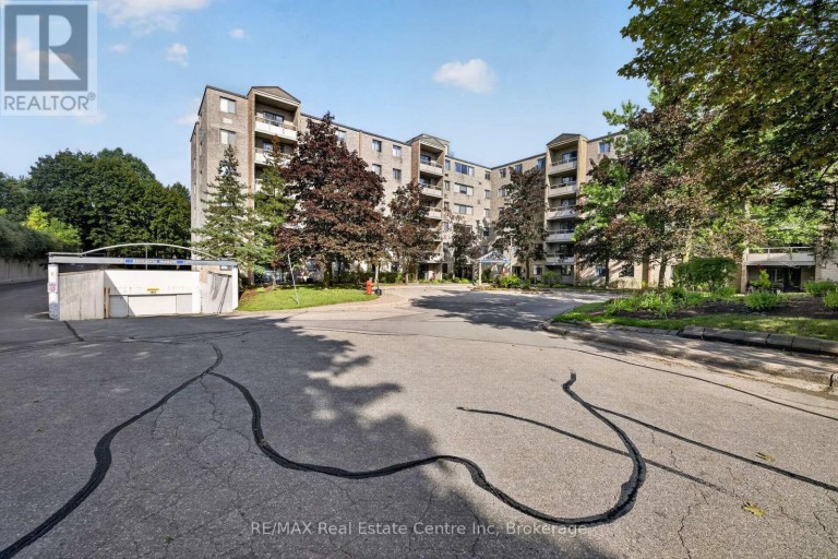 103 - 93 WESTWOOD ROAD, Guelph (Willow West/Sugarbush/West Acres), Ontario, N1H7J7