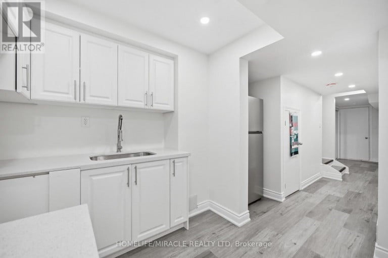 1230 REXTON DRIVE, Oshawa (Kedron), Ontario, L1L0T3