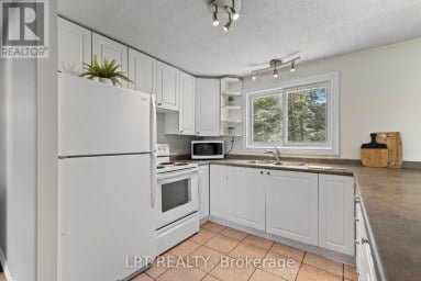 2743 LOCKHART ROAD Innisfil Ontario photo 10