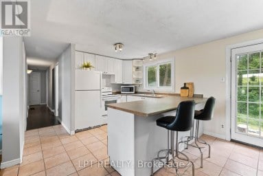 2743 LOCKHART ROAD Innisfil Ontario photo 9