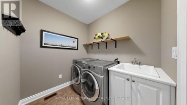 73 MANILA AVENUE Markham (Berczy) Ontario photo 25