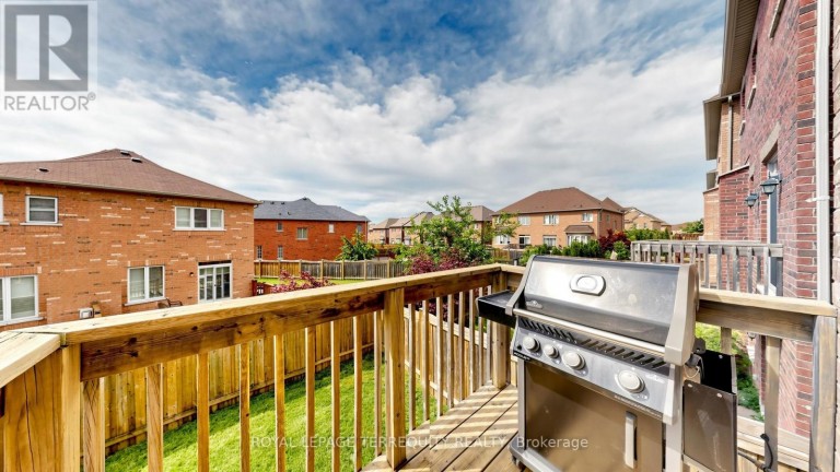 73 MANILA AVENUE, Markham (Berczy), Ontario, L6C0R7