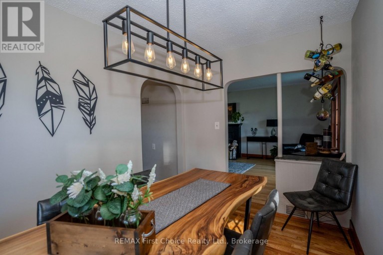 746 NORAH STREET S, Thunder Bay (Westfort), Ontario, P7E1P7