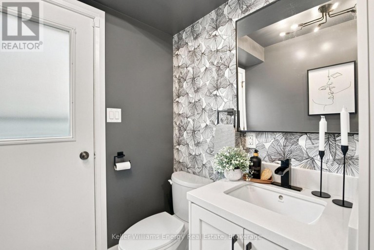 1014 PINETREE COURT, Oshawa (Eastdale), Ontario, L1K1P4