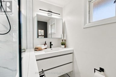 1014 PINETREE COURT Oshawa (Eastdale) Ontario photo 24