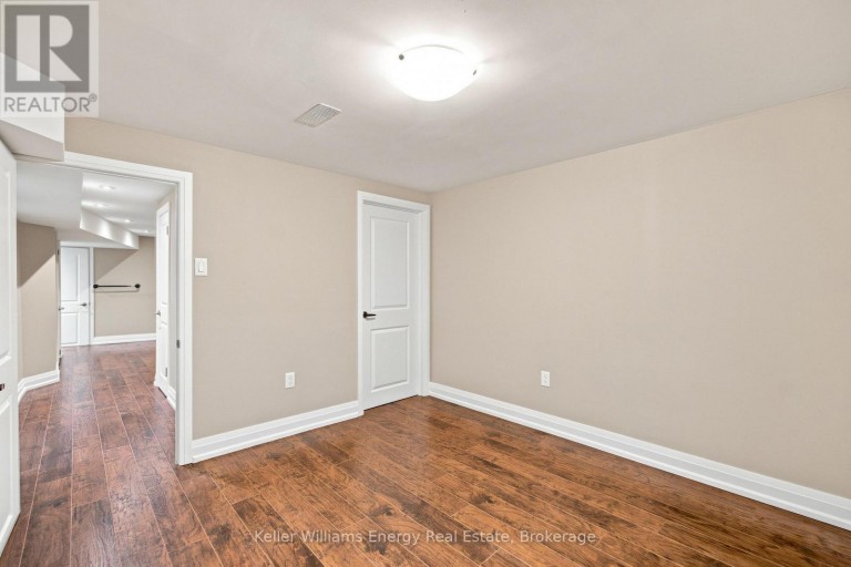 1014 PINETREE COURT, Oshawa (Eastdale), Ontario, L1K1P4