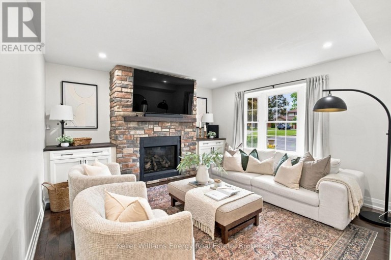 1014 PINETREE COURT, Oshawa (Eastdale), Ontario, L1K1P4