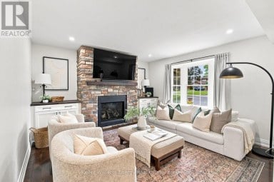 1014 PINETREE COURT Oshawa (Eastdale) Ontario photo 4