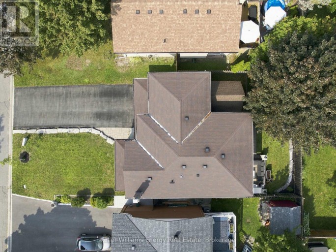 1014 PINETREE COURT, Oshawa (Eastdale), Ontario, L1K1P4
