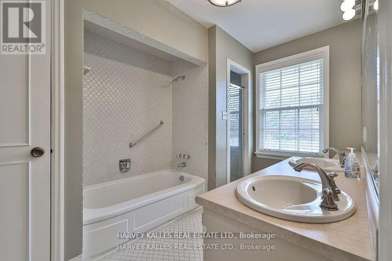 38 FIFESHIRE ROAD, Toronto (St. Andrew-Windfields), Ontario, M2L2G6