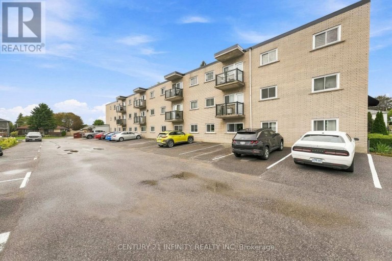 15 NELSON STREET, Clarington (Bowmanville), Ontario, L1C1C8