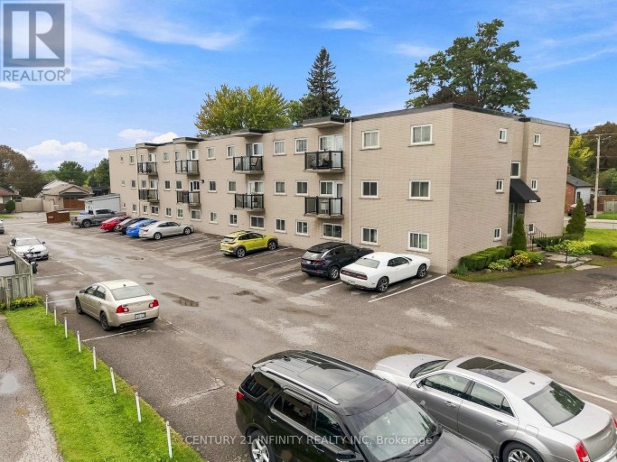 15 NELSON STREET, Clarington (Bowmanville), Ontario, L1C1C8