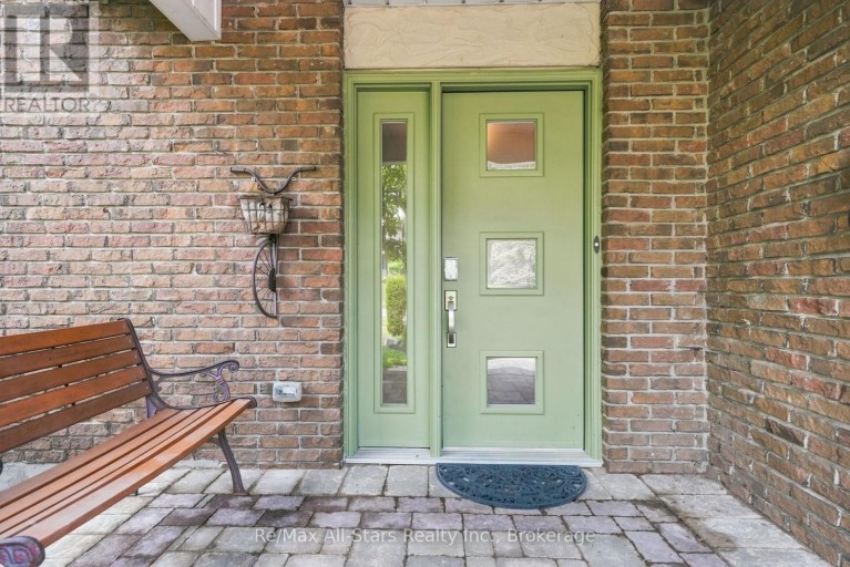 169 MARICA AVENUE, Oshawa (Centennial), Ontario, L1G3G9