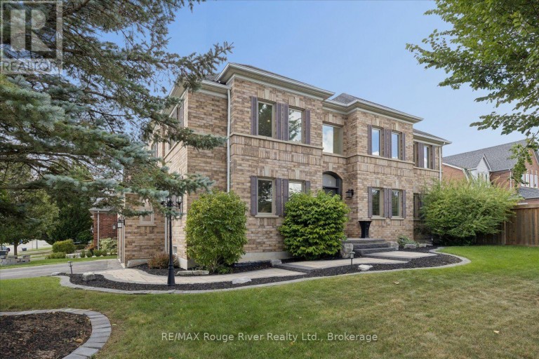 10 WINDBREAK CRESCENT, Whitby (Williamsburg), Ontario, L1P1P8